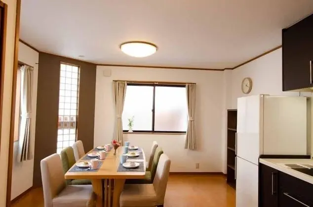 Ev (Private Vacation)