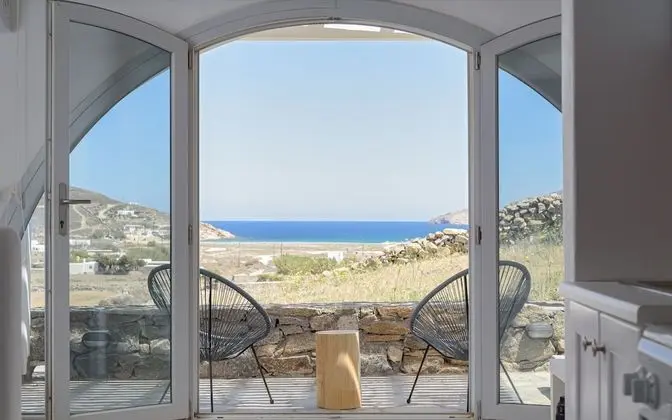 Koumi Suite Jetted Tub and Sea View