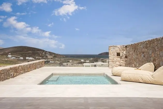 Koumi Suite Jetted Tub and Sea View