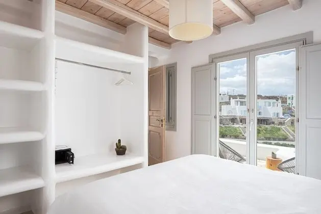 Koumi Suite Partial Sea View and Jetted Tub