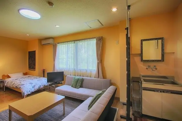 İki Ayrı Yataklı Oda, Ortak Banyo (with Sofa Bed)
