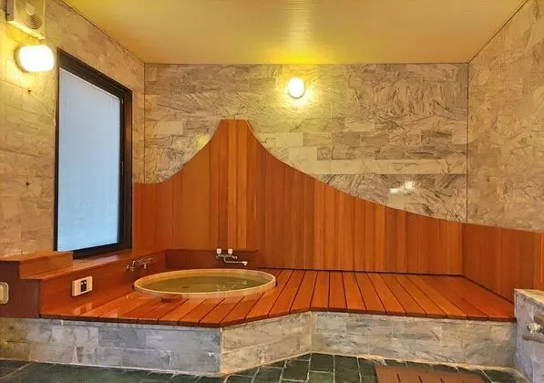 İki Ayrı Yataklı Oda, Ortak Banyo (with Sofa Bed)