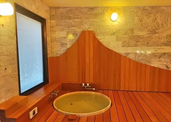 İki Ayrı Yataklı Oda, Ortak Banyo (with Sofa Bed)