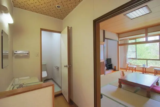 Traditional Oda (Japanese-Style with Shared Shower)