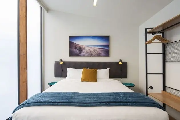 3 Bedrooms with 3 Bathrooms (3)