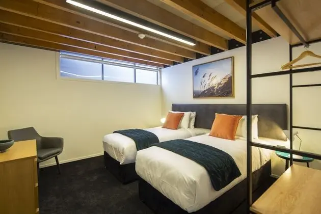 3 Bedrooms with 3 Bathrooms (3)