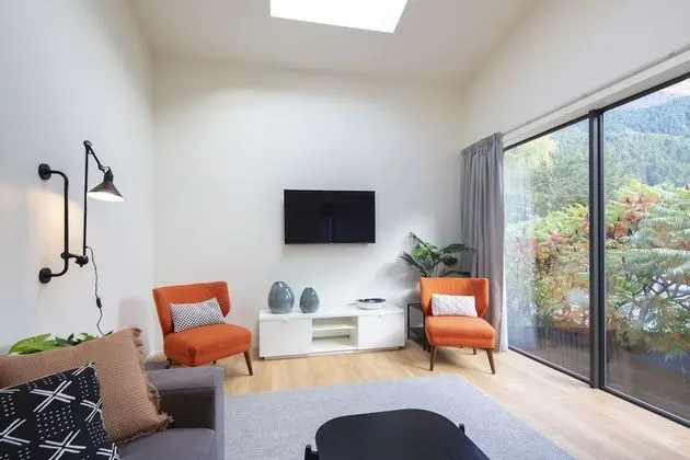3 Bedrooms with 3 Bathrooms (3)