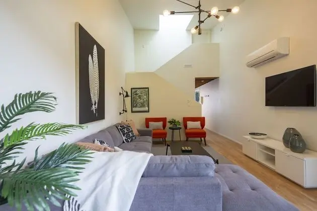 3 Bedrooms with 3 Bathrooms (3)