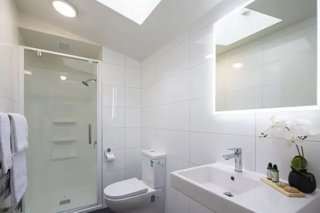 3 Bedrooms with 3 Bathrooms (3)