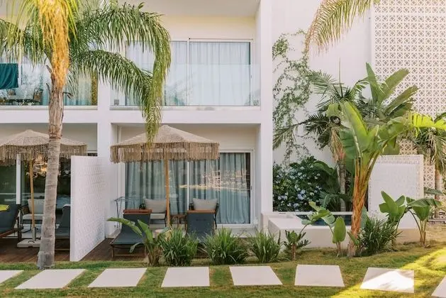 Executive Suite with Outdoor Jacuzzi