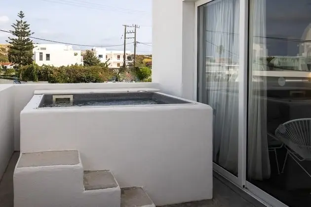 Executive Suite with Outdoor Jacuzzi