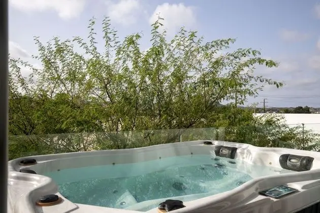 Executive Suite with Outdoor Jacuzzi