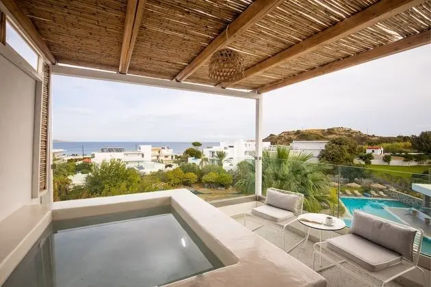 Executive Suite with Outdoor Jacuzzi