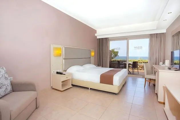 Beachfront Deluxe Twin Room