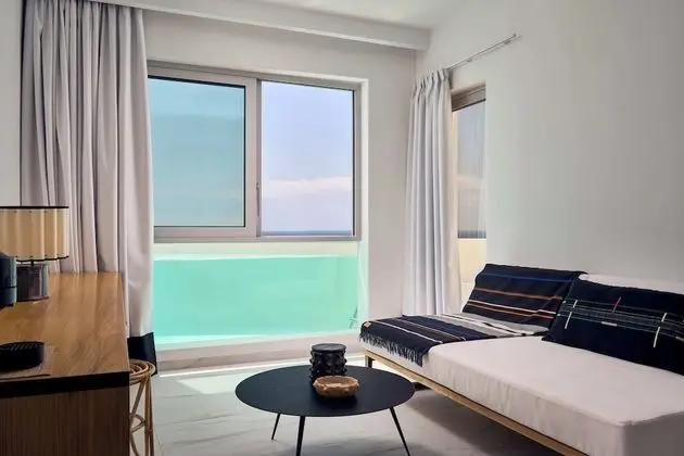 Sanctuary Sea View Suite Swim up Pool