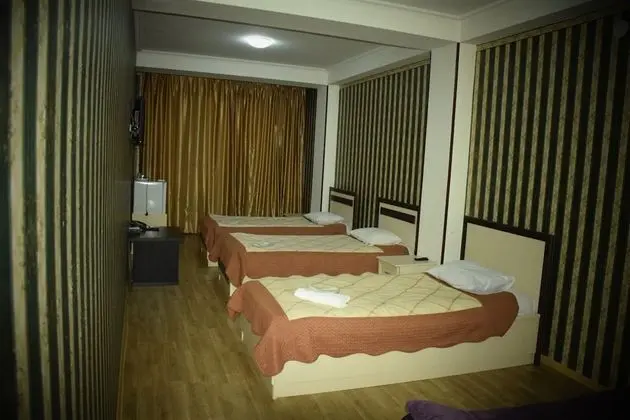 Üç Kişilik Oda