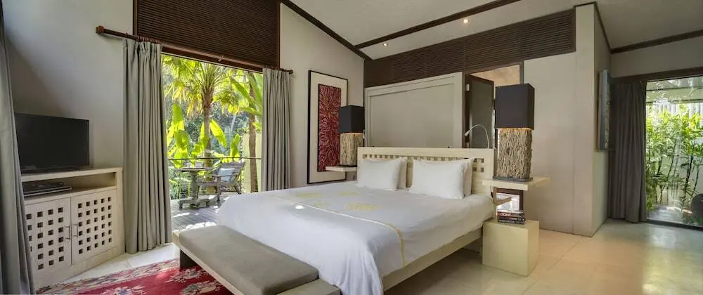 Villa, 4 Yatak Odası, Havuz Manzaralı