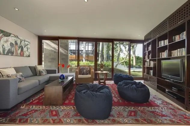 Villa, 4 Yatak Odası, Havuz Manzaralı