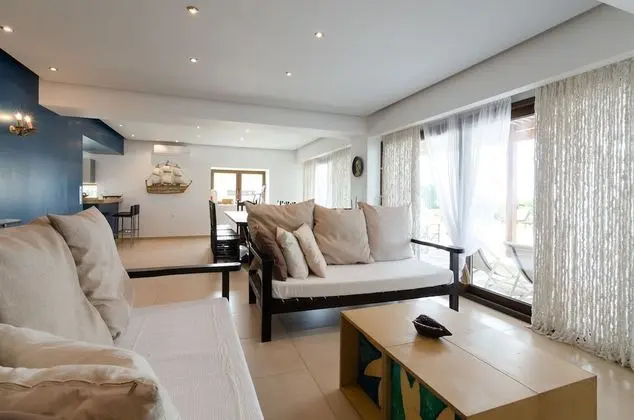 Villa, 5 Yatak Odası, Deniz Manzaralı, Denize Sıfır