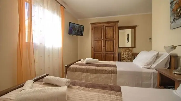 Ev (Kova - private pool - H(8))