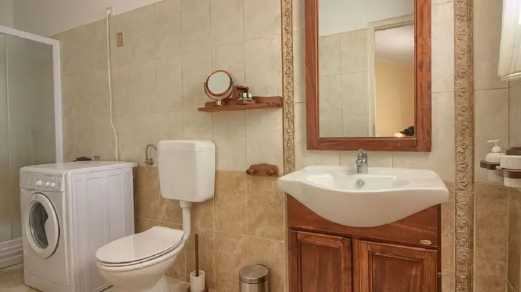 Ev (Kova - private pool - H(8))