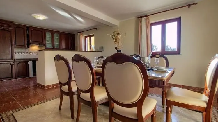 Ev (Kova - private pool - H(8))