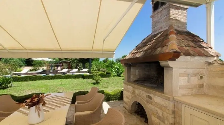 Ev (Kova - private pool - H(8))