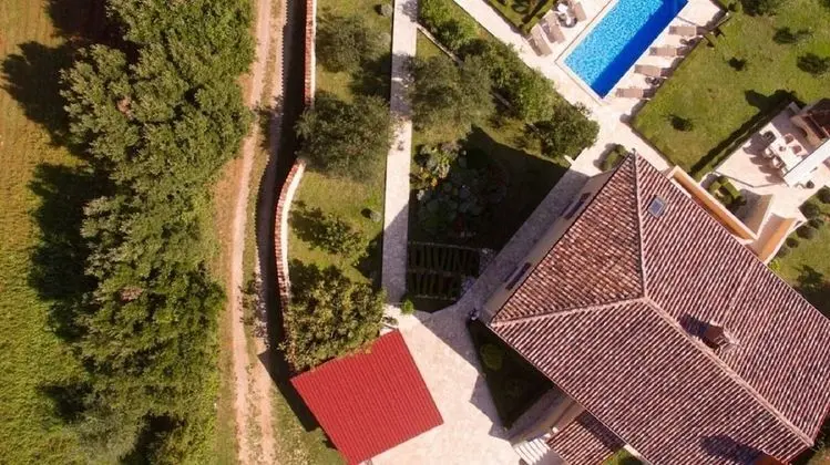 Ev (Kova - private pool - H(8))