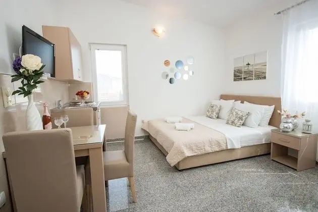 Standard Üç Kişilik Oda, Deniz Manzaralı