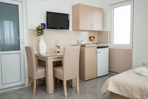 Standard Üç Kişilik Oda, Deniz Manzaralı