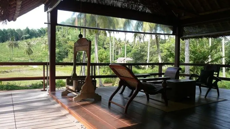 Kulübe (Rice Field Cottage)