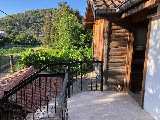 Standart Oda, Kara veya Havuz Manzaralı