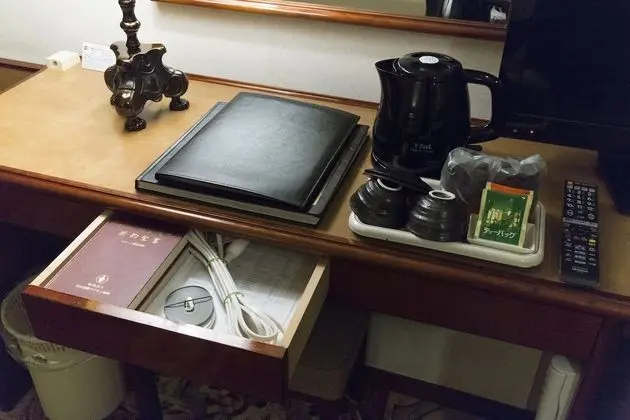 Tek Büyük Yataklı Oda, Sigara İçilebilir