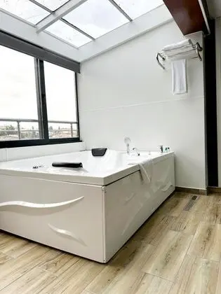 Suite, Şehir Manzaralı, Balkonlu