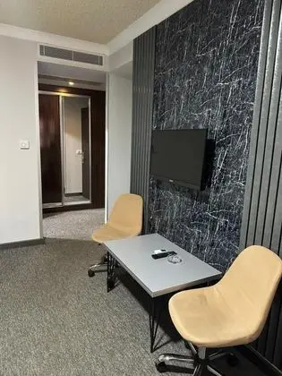 Triple, Bahçe Manzaralı