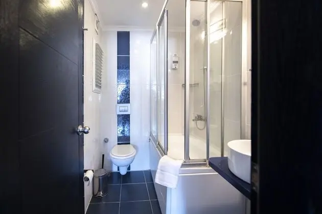 Triple, Şehir Manzaralı