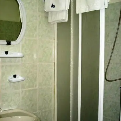Economy Oda, Ortak Banyo