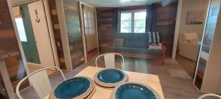 Ev (Kozy Cove Cabin - 1 Block to Lake/boa)