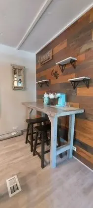 Ev (Kozy Cove Cabin - 1 Block to Lake/boa)