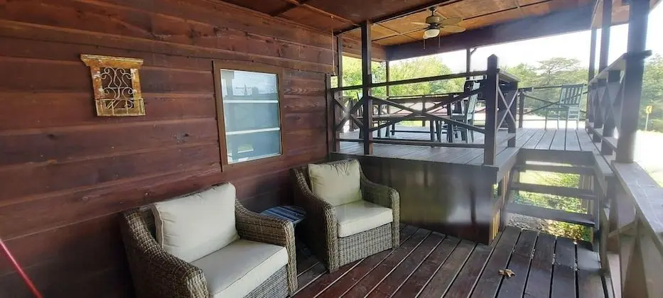 Ev (Kozy Cove Cabin - 1 Block to Lake/boa)