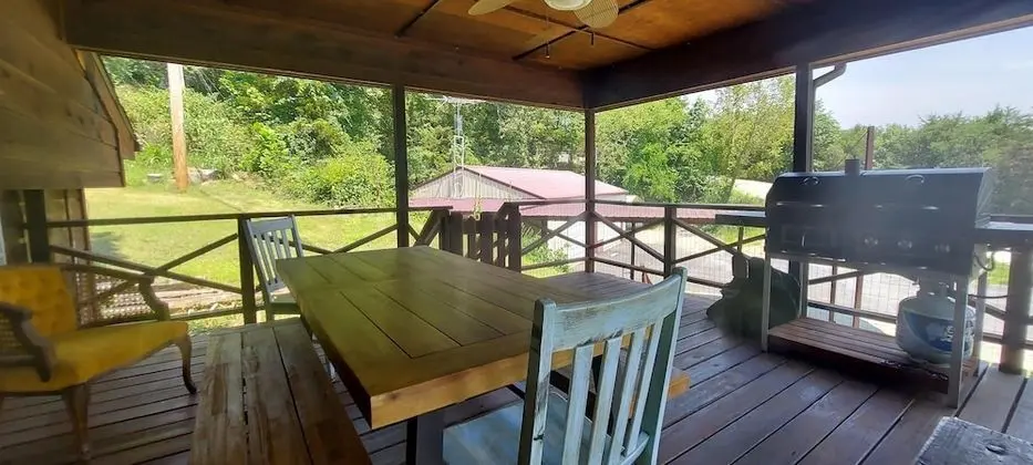 Ev (Kozy Cove Cabin - 1 Block to Lake/boa)