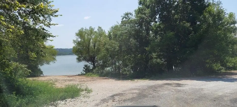 Ev (Kozy Cove Cabin - 1 Block to Lake/boa)