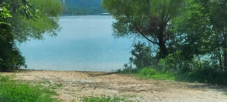 Ev (Kozy Cove Cabin - 1 Block to Lake/boa)