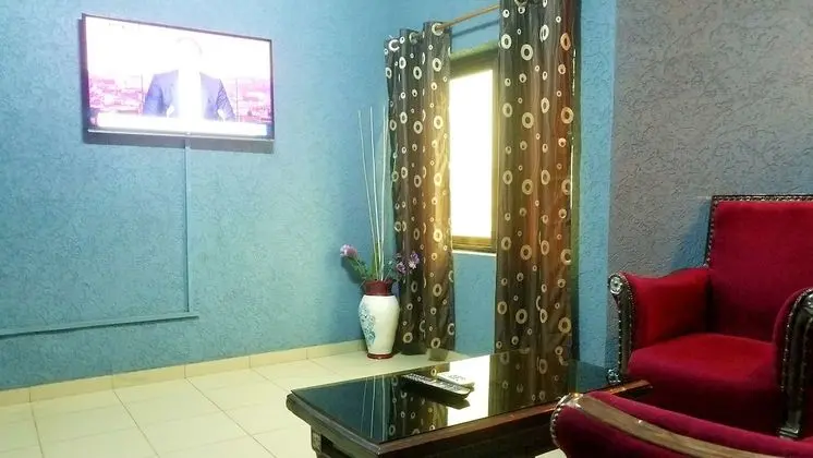 Business Tek Büyük Yataklı Oda