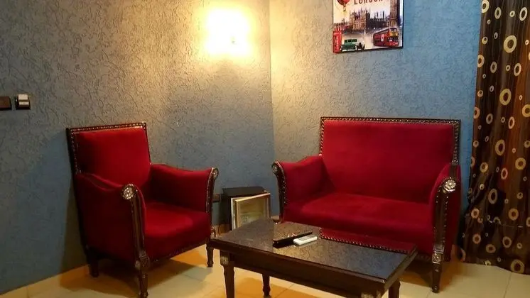 Business Tek Büyük Yataklı Oda