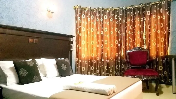 Deluxe Tek Büyük Yataklı Oda