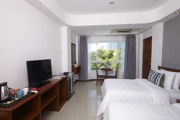 Standard Twin Sea View Room