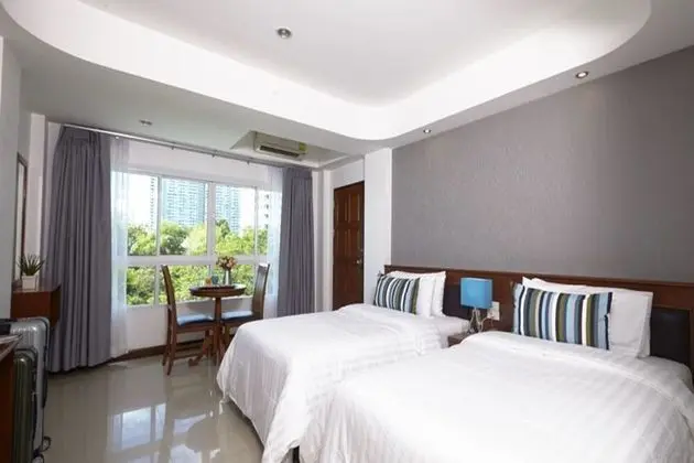 Standard Twin Sea View Room