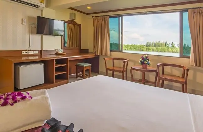 Deluxe Tek Büyük Yataklı Oda, Nehir Manzaralı