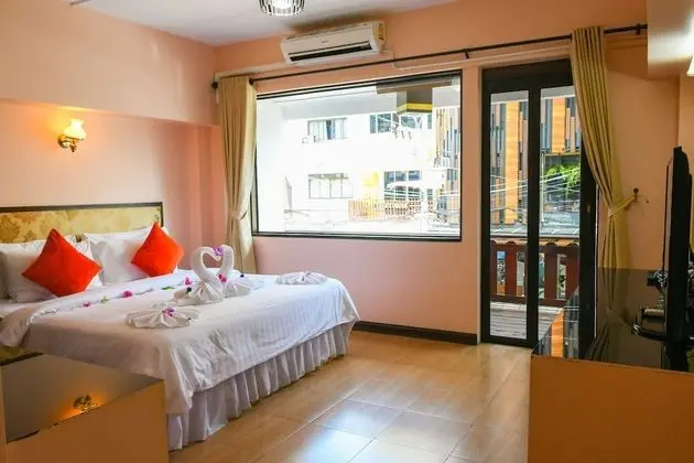 Deluxe Tek Büyük Yataklı Oda